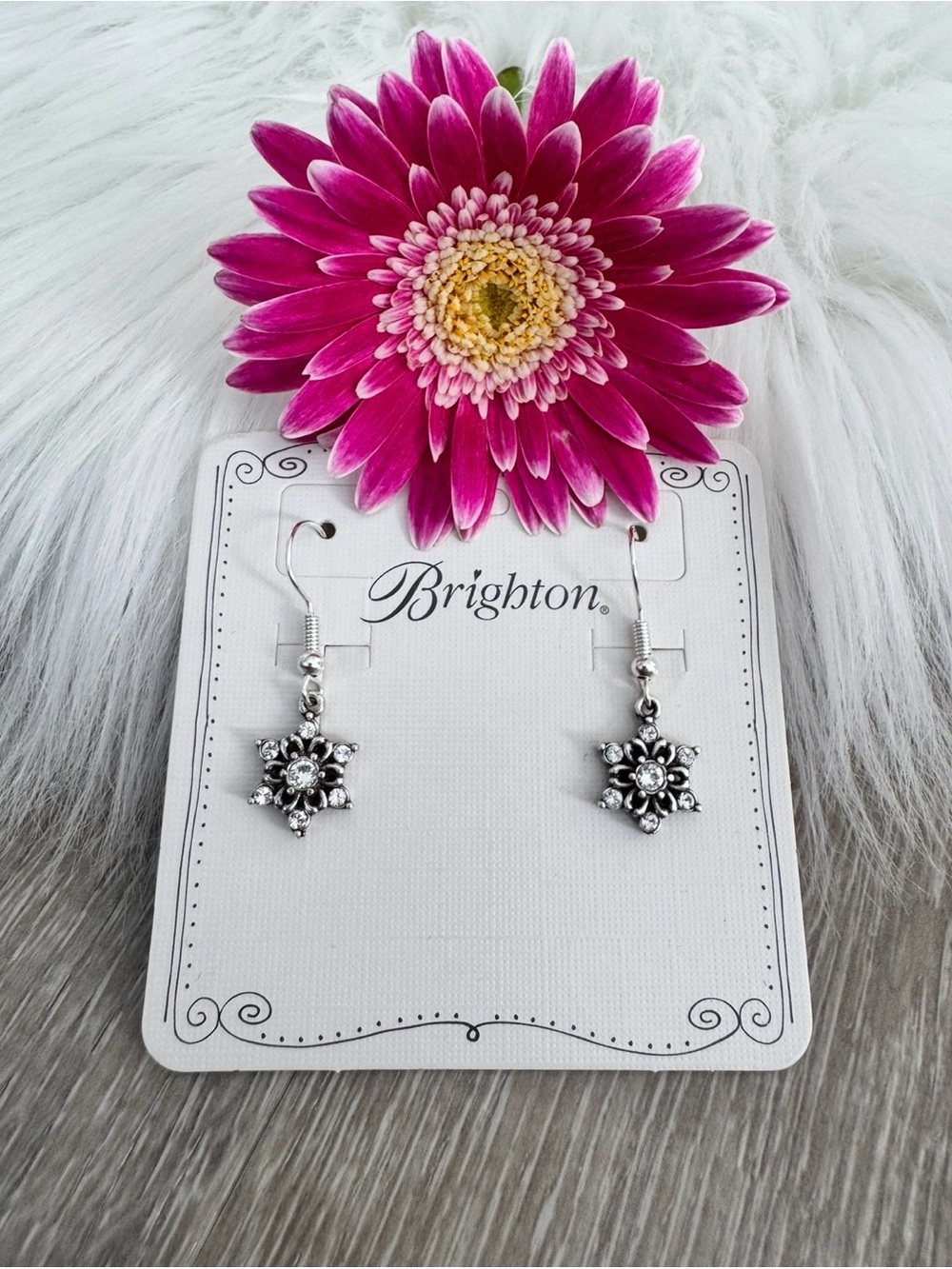 āļø BRIGHTON Retired Snowflake French Wire Dangle Earrings